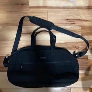 Vera Bradley duffle bag & Fanny barely used! Excellent condition, perfect gift!
